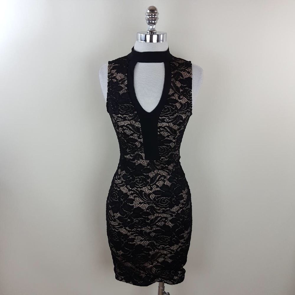 COPY - Lace bodycon dress with lining